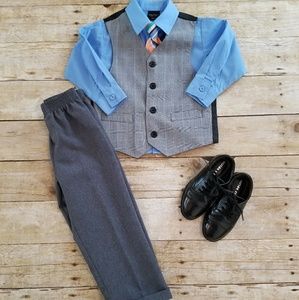 Nautica (sz 3T) Toddler Boys 4 Piece Suit